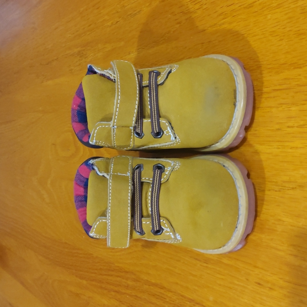 Garanimals baby boots size 4